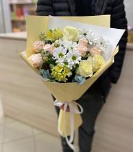 Букет цветов из:  Альстромерии, Розы и Хризантемы в Кубанской