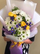 Букет цветов из:  Ирисы, Хризантемы и Розы #REPLACE_PRED# Кубанской
