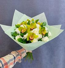 Букет цветов из:  Орхидеи и Розы в Кубанской